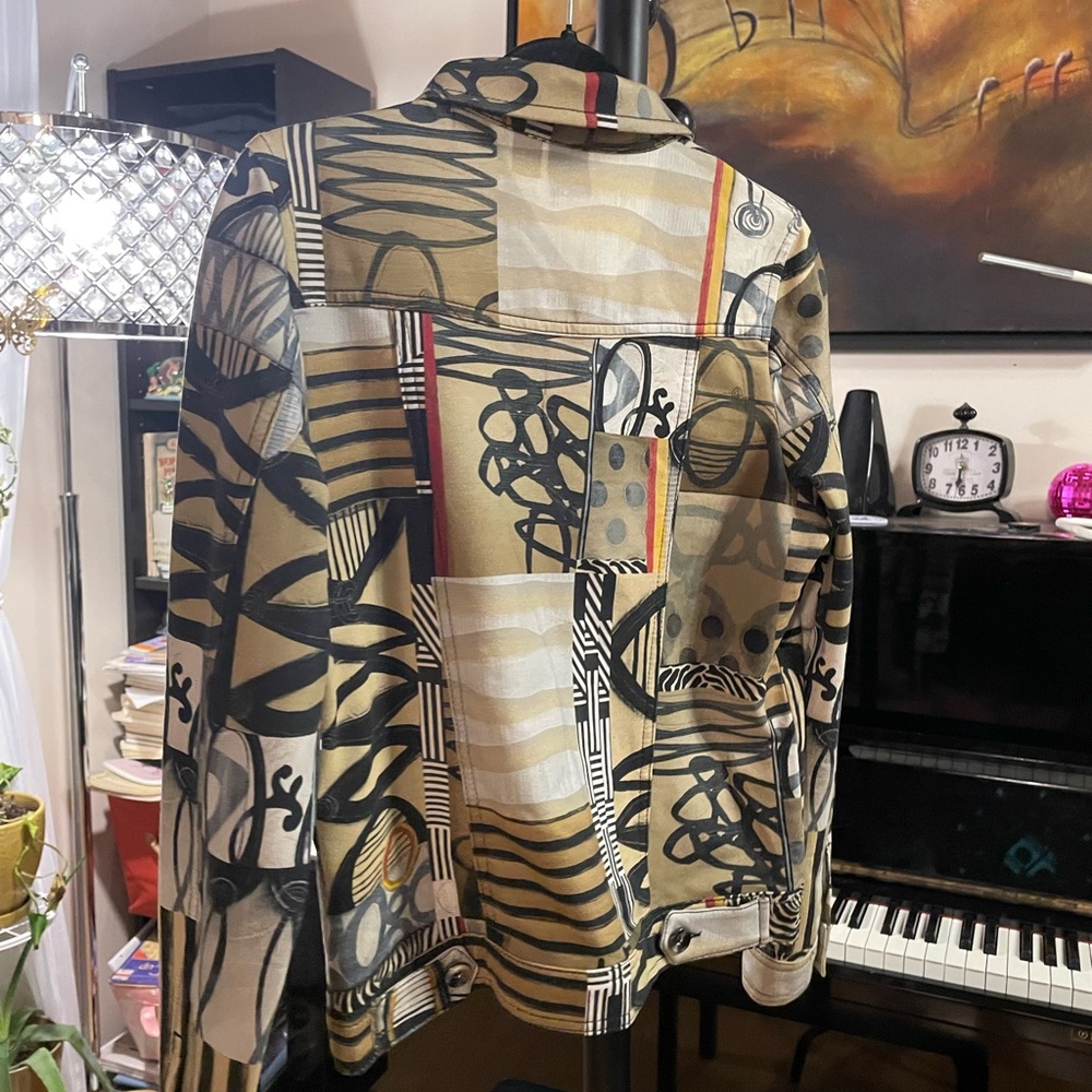 Abstract Patterned Jacket - Picture 4 of 5